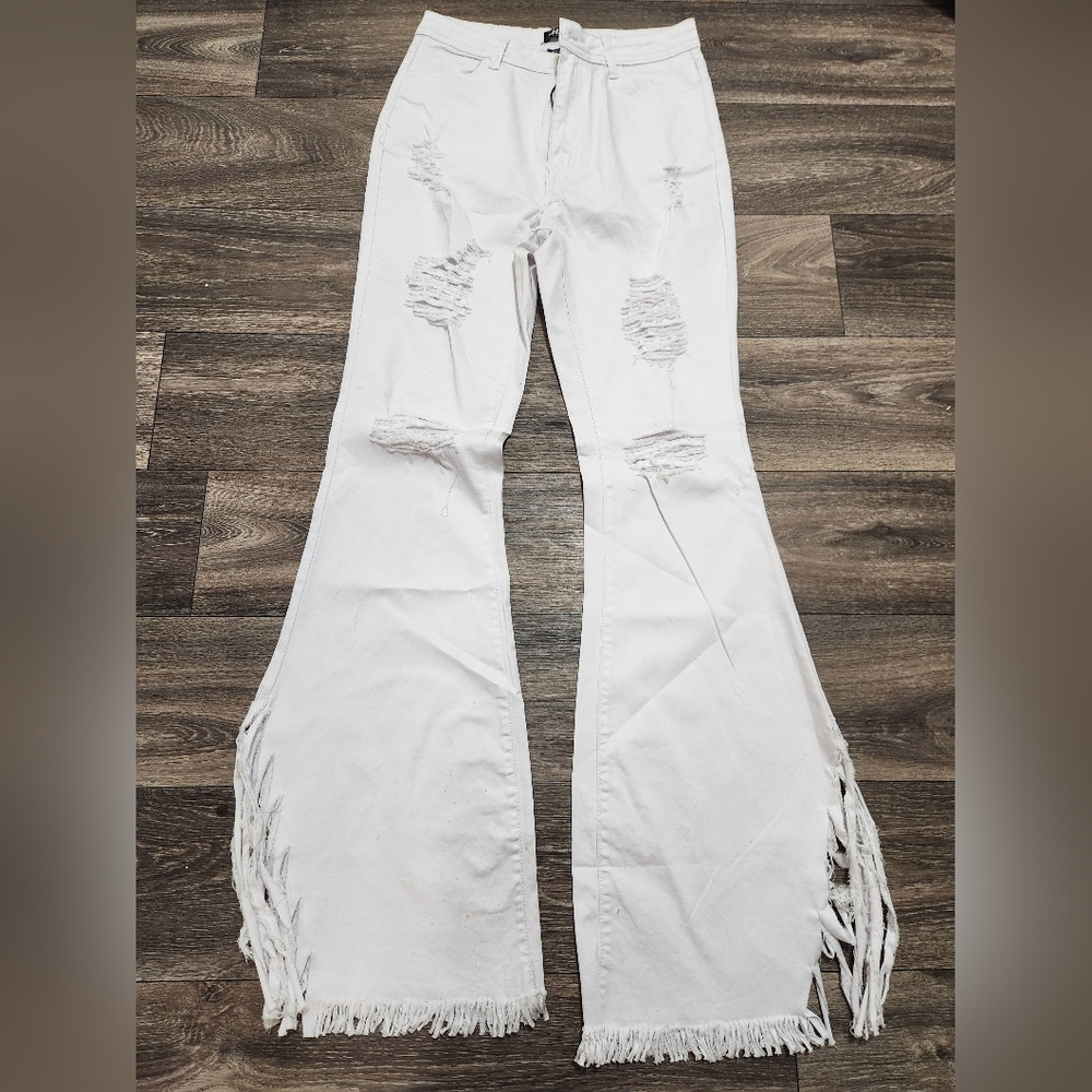 JC JQ White distressed Flare Jeans size L 28" waist 33" inseam